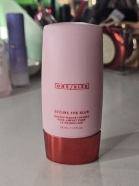ONE/SIZE Secure The Blur Makeup Magnet Primer — Light Pink & Metallic Red